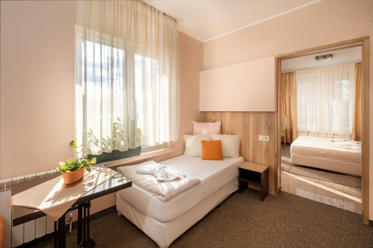Hotel Orlando Szófia Kültér fotó